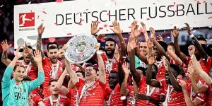 Image of Bayern Munich celebrating winning the Bundesliga trophy