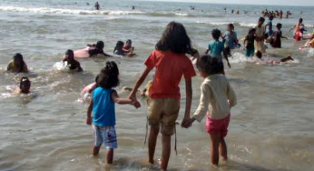 A day spent with poor kids on the beach
